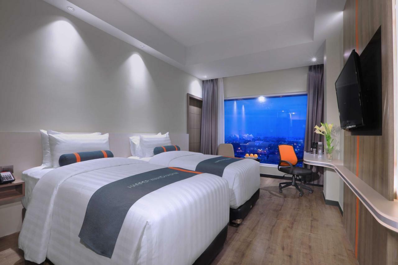 Hotel Harper Wahid Hasyim Medan By Aston Exterior foto