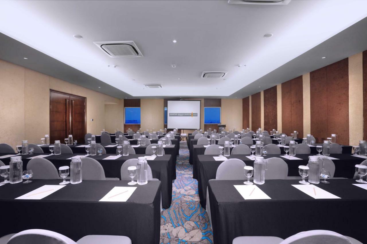 Hotel Harper Wahid Hasyim Medan By Aston Exterior foto