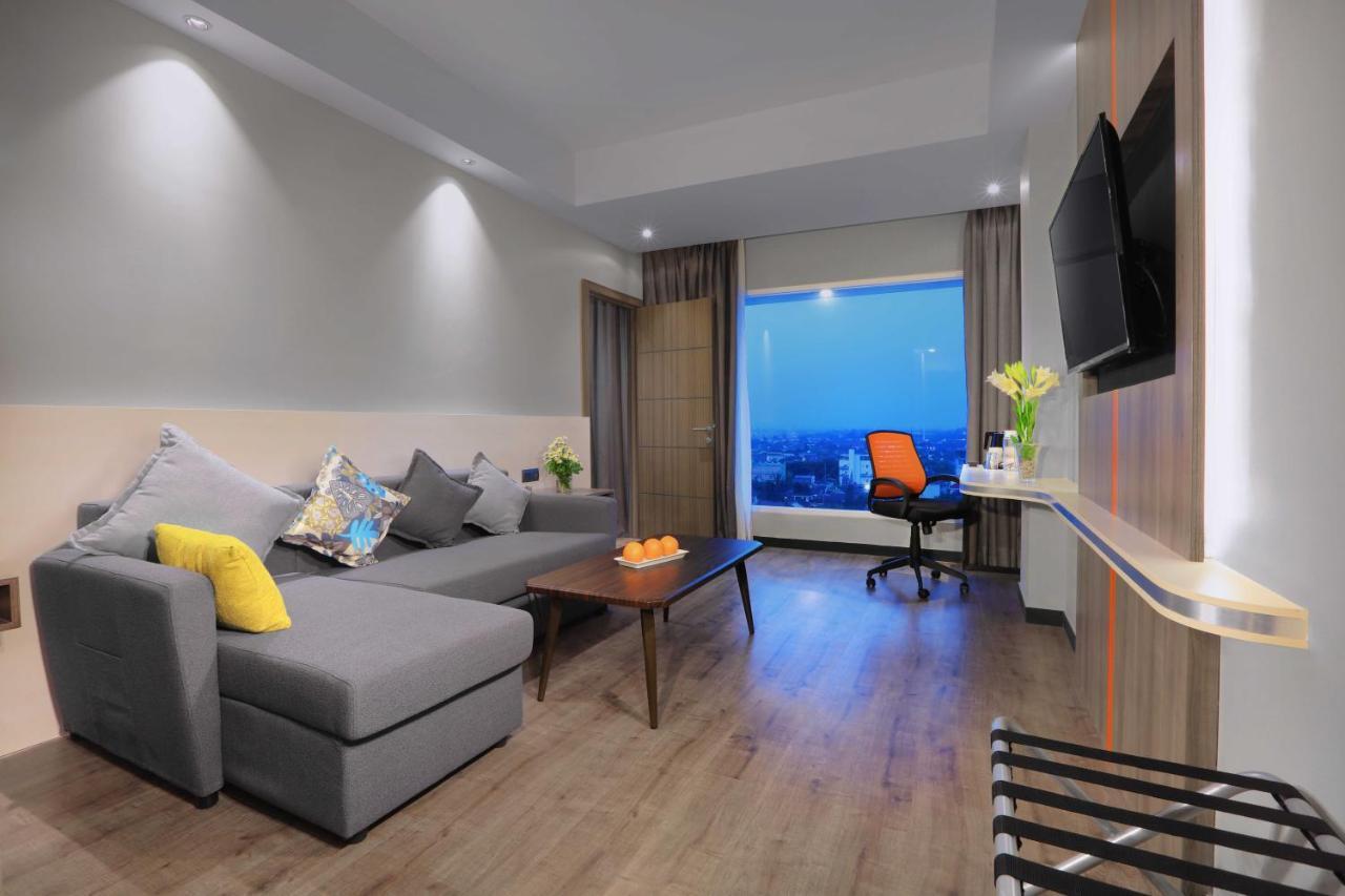 Hotel Harper Wahid Hasyim Medan By Aston Exterior foto