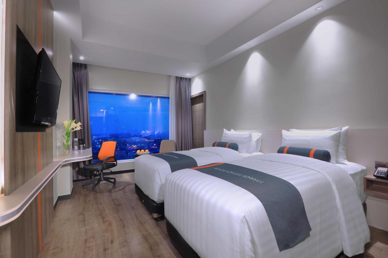 Hotel Harper Wahid Hasyim Medan By Aston Exterior foto