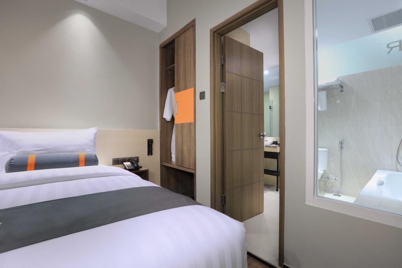 Hotel Harper Wahid Hasyim Medan By Aston Exterior foto