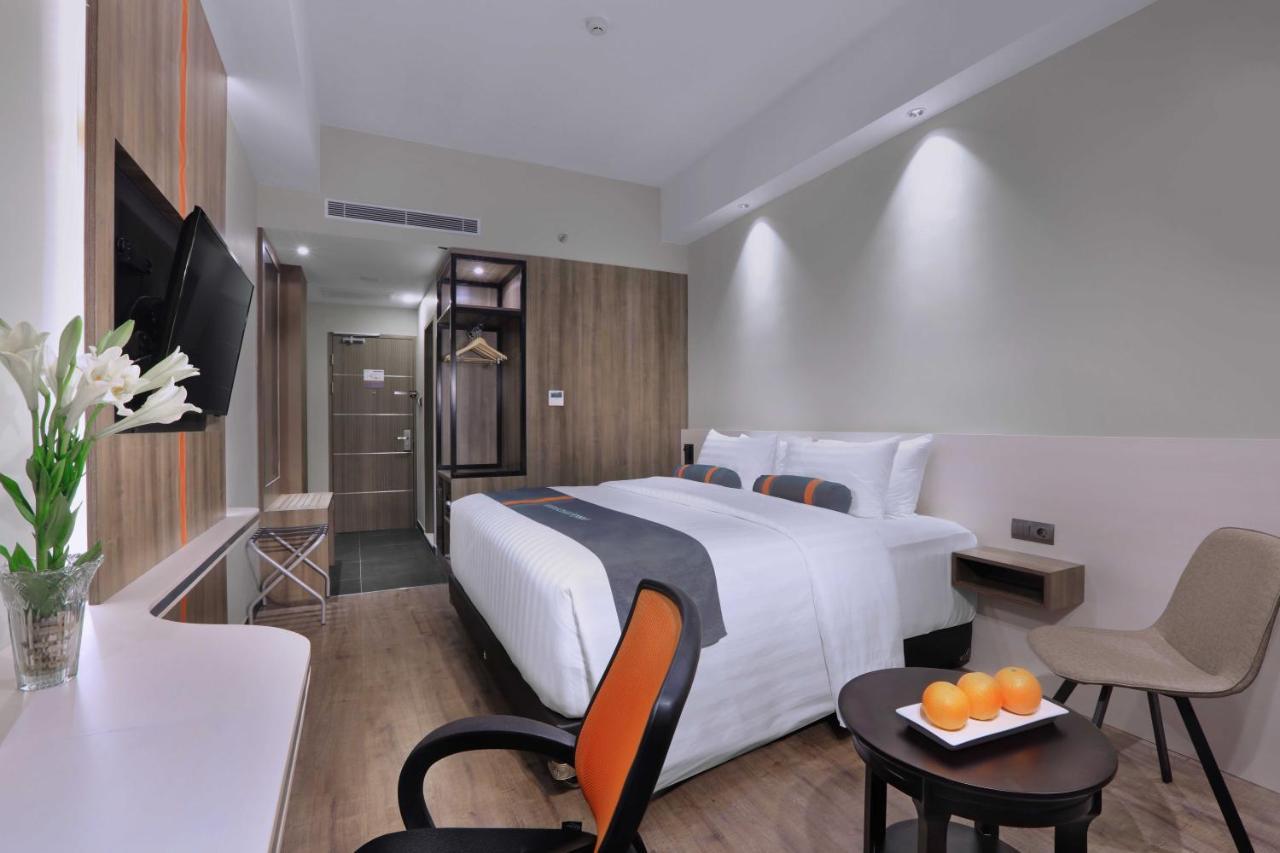 Hotel Harper Wahid Hasyim Medan By Aston Exterior foto