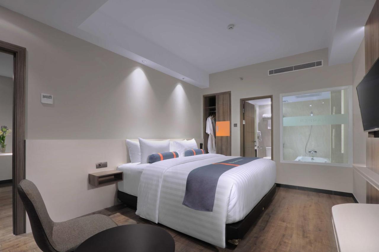 Hotel Harper Wahid Hasyim Medan By Aston Exterior foto